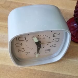 Vintage Accents - Vintage Wind Up Alarm Clock Vintage Accents - Vintage Wind Up Alarm Clock